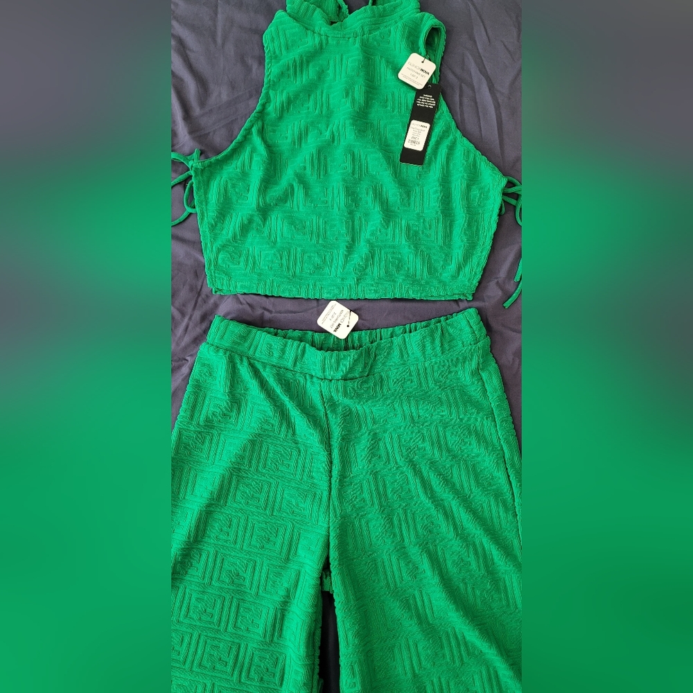 Green two-piece pant set